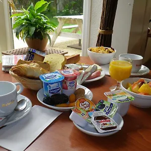 https://ptit-dej-hotel-amys.hotels-rhonealpes.com